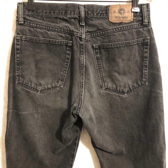 Wrangler distressed mom jeans. - Picture 4 of 10